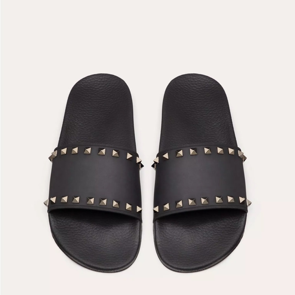 Valentino Garavani ROCKSTUD RUBBER SLIDER SANDAL - Picture 2 of 5
